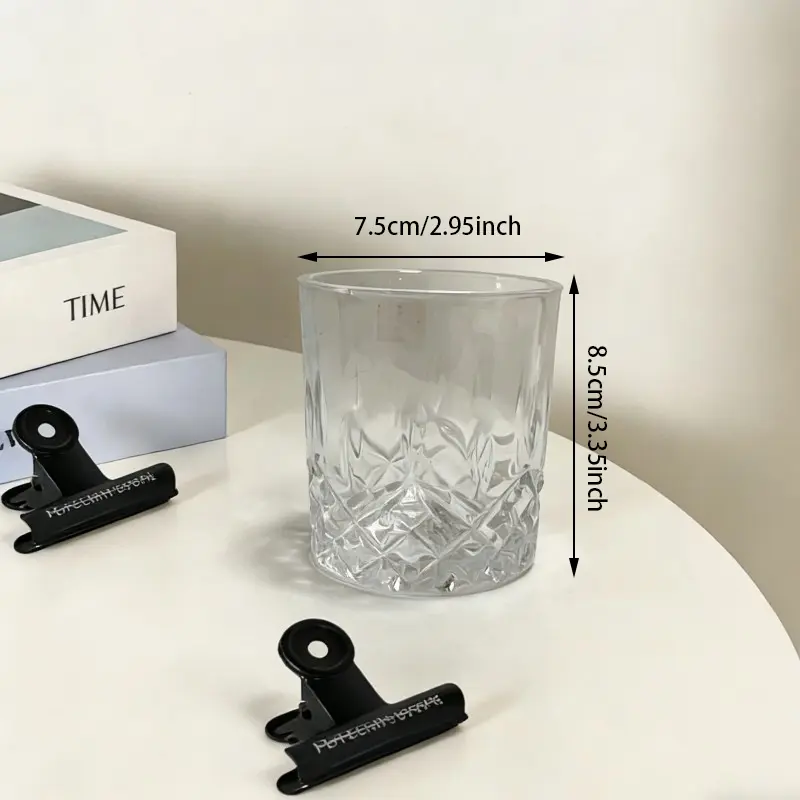 Skleněné křišťálové pohárky na whisky